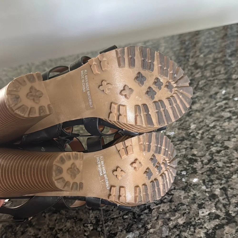 Report Black and Tan Platform Heels with Strappy Design EUC 8.5